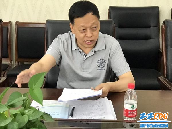 党委书记崔振喜强调强调郑州回中党员领导干部必须高度警醒